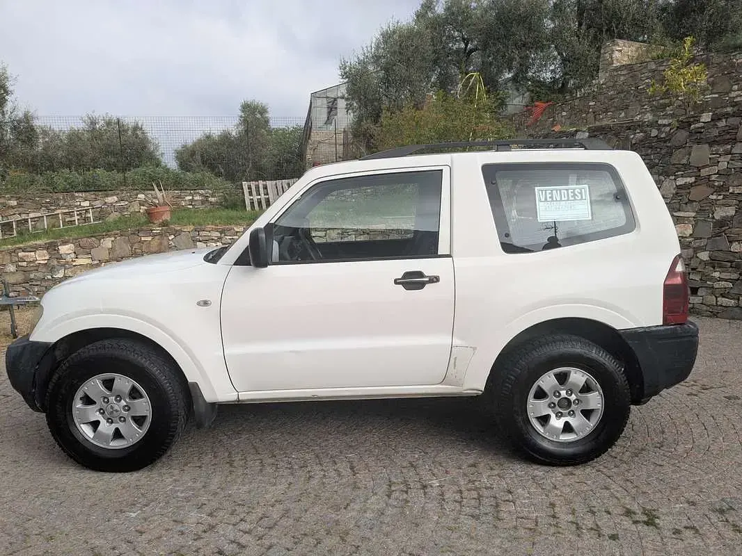 Usata Mitsubishi Pajero 116 CV (85 kW) 2004 Bianco SUV