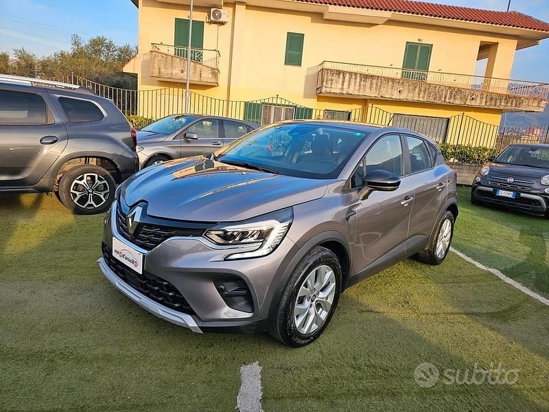 Usata Renault Captur Techno 91 CV (66 kW) 2022 Grigio SUV