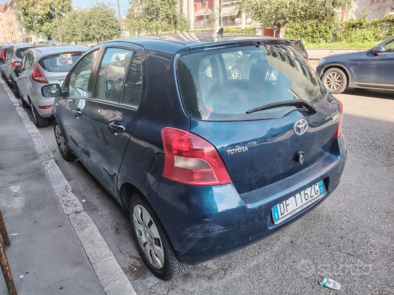 Usata Toyota Yaris 87 CV (63 kW) 2007 Blu Berlina