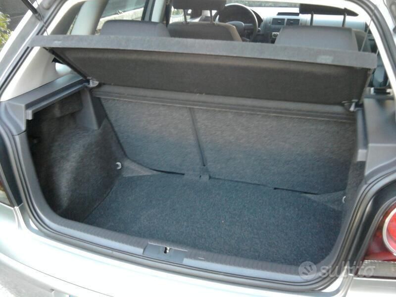 Usata VW Polo 75 CV (55 kW) 2006 Grigio Utilitaria