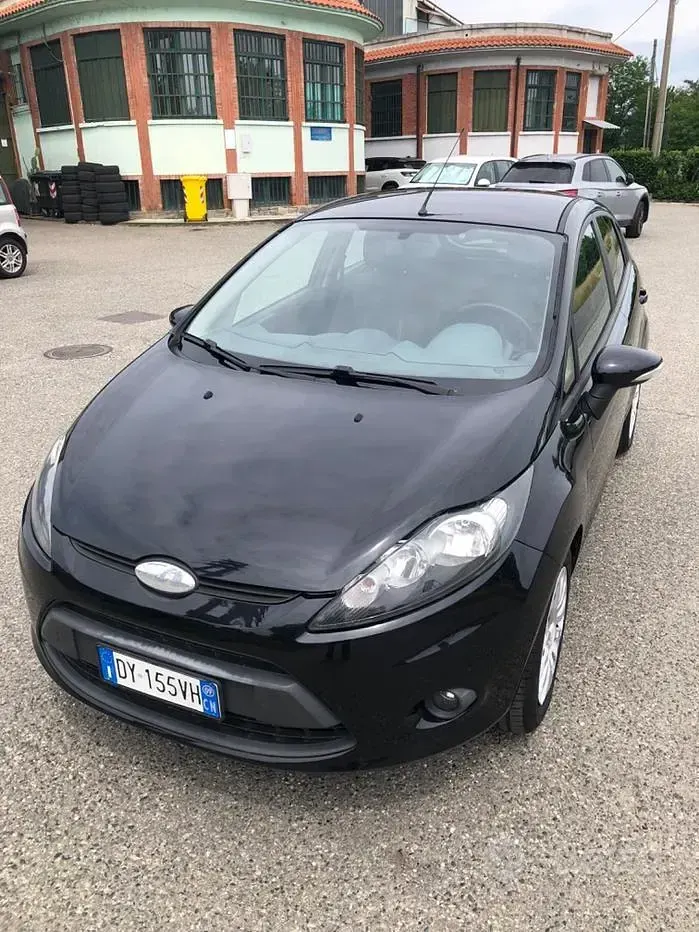 Usata Ford Fiesta Titanium 68 CV (50 kW) 2009 Berlina