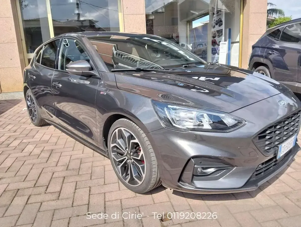 Usata Ford Focus ST-Line X 155 CV (114 kW) 2021 Grigio Berlina