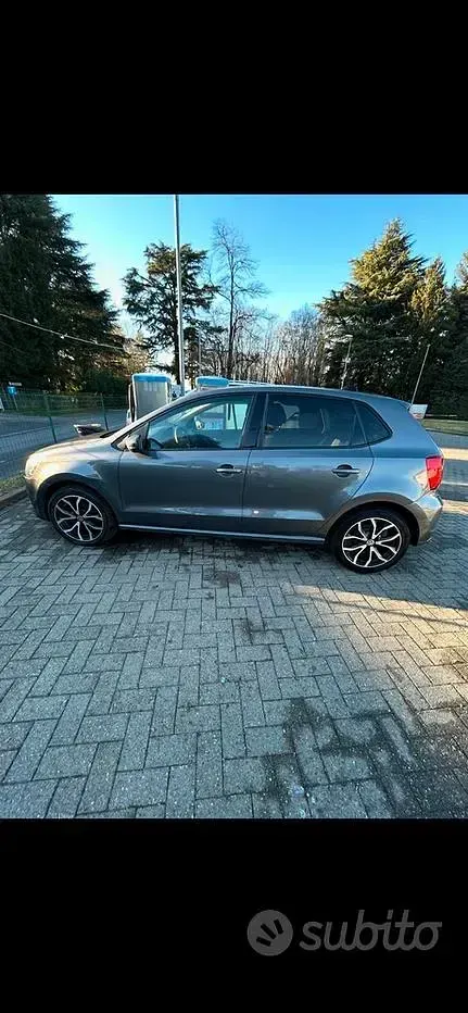 Usata VW Polo 85 CV (62 kW) 2016 Grigio Berlina