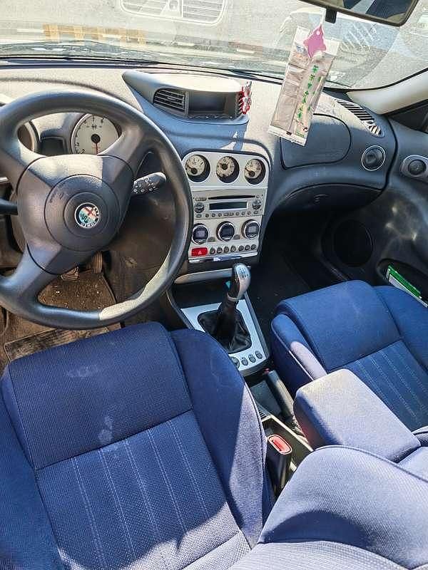 Usata Alfa Romeo 156 Distinctive 140 CV (102 kW) 2003 Blu/azzurro Station wagon