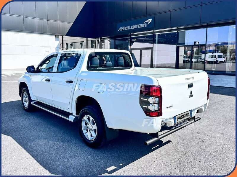 Usata Mitsubishi L200 Invite 150 CV (110 kW) 2022 Bianco Pick-up