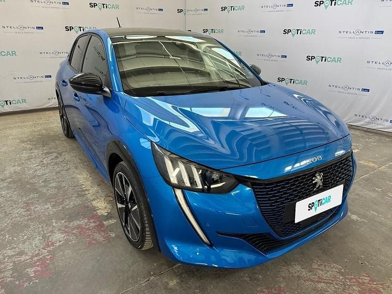 Second-hand Peugeot e-208 GT-line 100 kW (136 CP) 2021 Albastru Hatchback