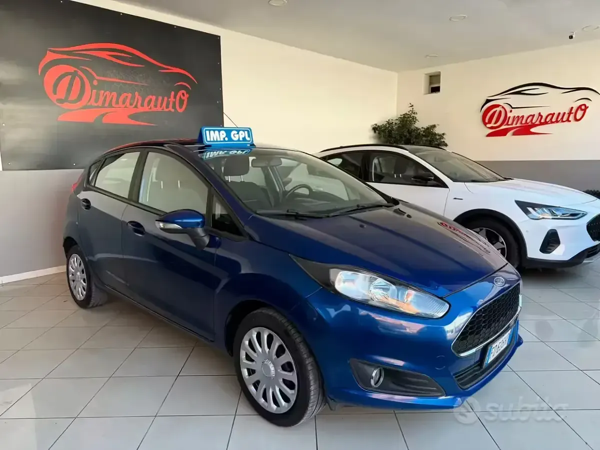Usata Ford Fiesta 96 CV (70 kW) 2016 Blu Utilitaria