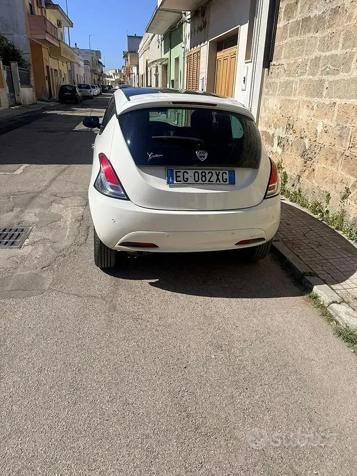 Usata Lancia Ypsilon 2011 Bianco Utilitaria