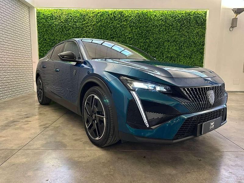 Usata Peugeot 408 GT 131 CV (96 kW) 2023 Blu metallizzato Berlina