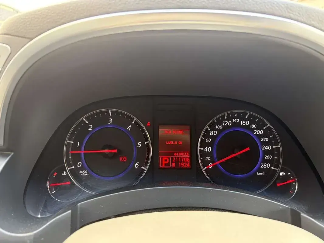 Usata Infiniti QX70 Premium 238 CV (175 kW) 2012 SUV
