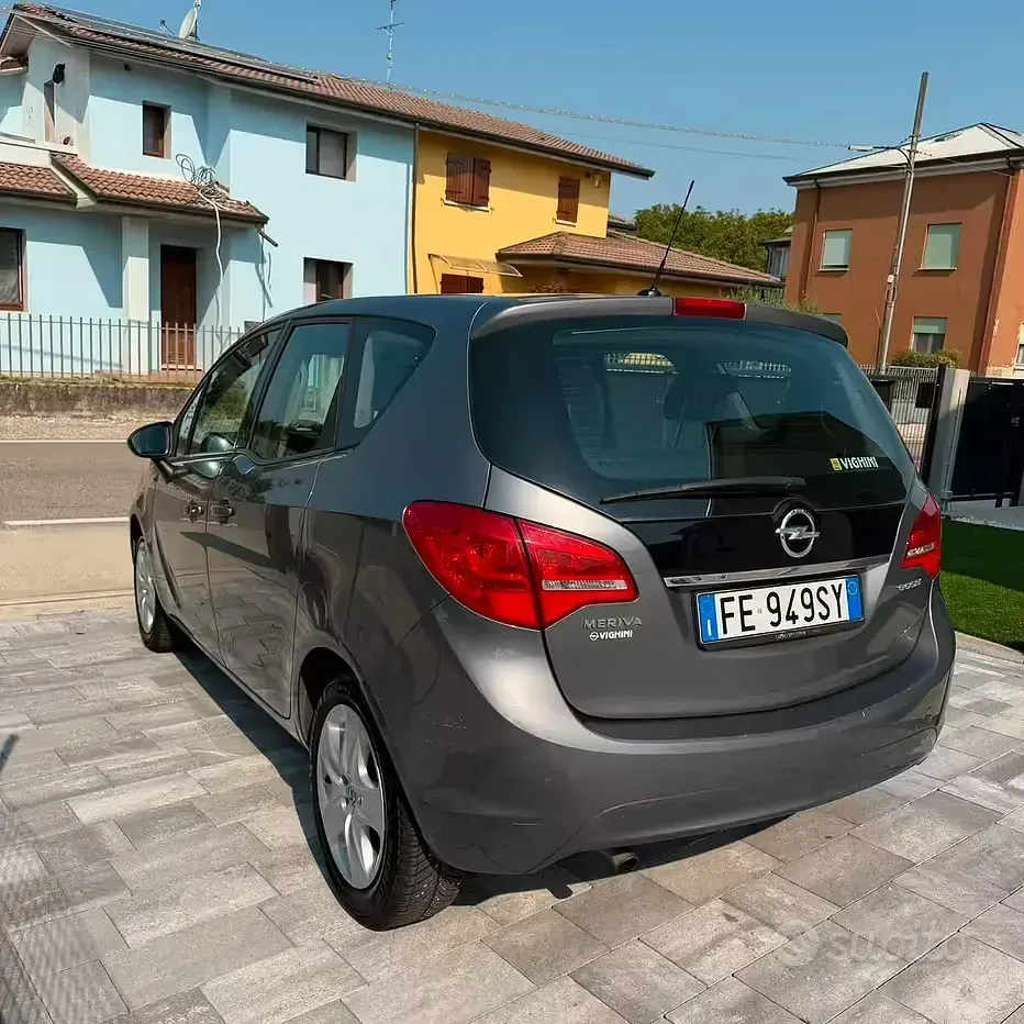Usata Opel Meriva 95 CV (69 kW) 2016 Grigio Monovolume