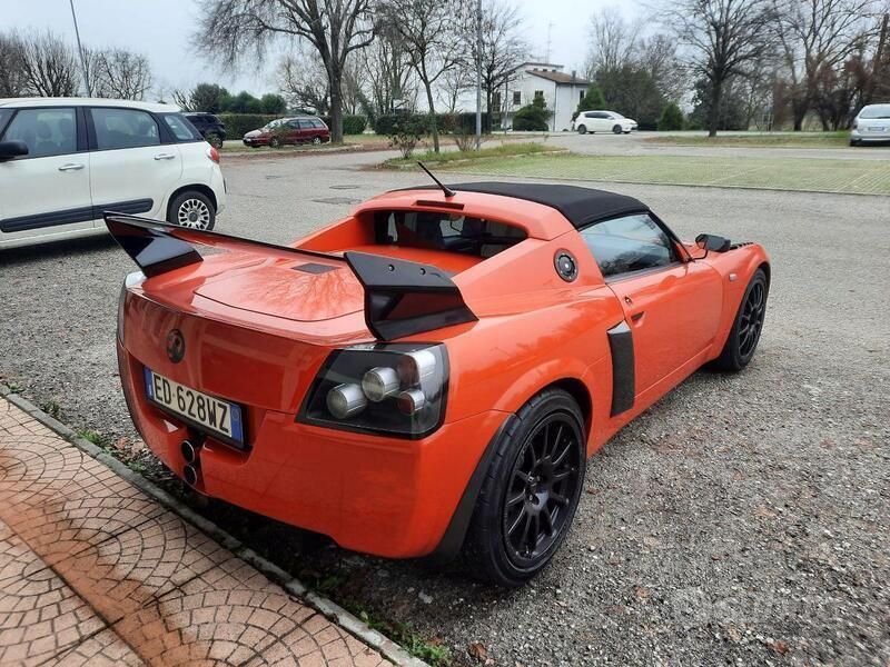 Usata Opel Speedster 147 CV (108 kW) 2001 Arancione pastello Cabrio