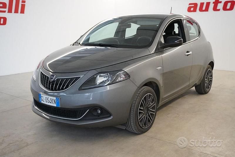 Usata Lancia Ypsilon S 69 CV (50 kW) 2022 Grigio Utilitaria