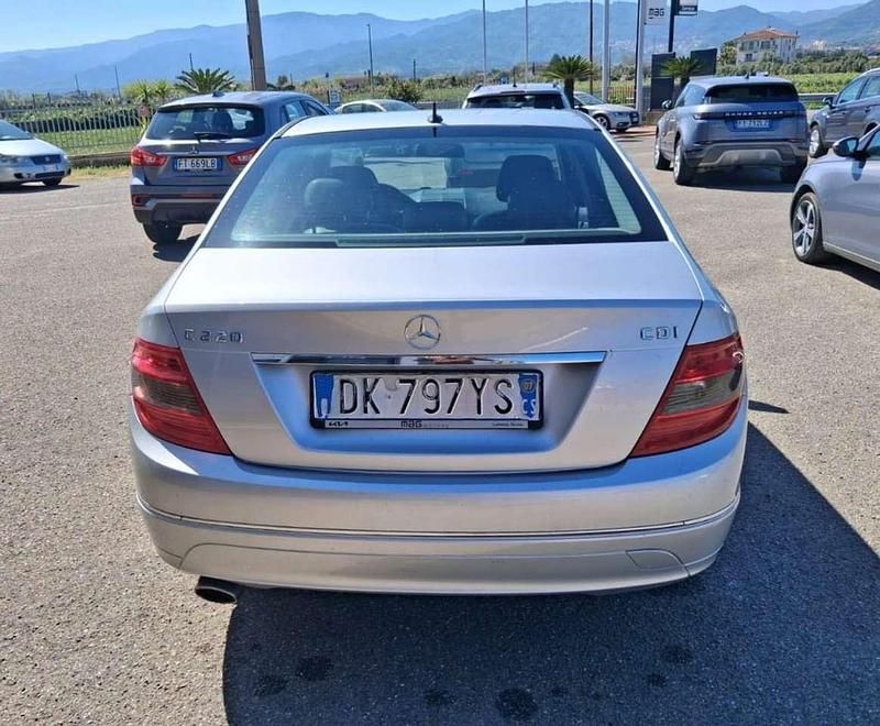 Usata Mercedes C220 Avantgarde 170 CV (125 kW) 2007 Grigio Berlina