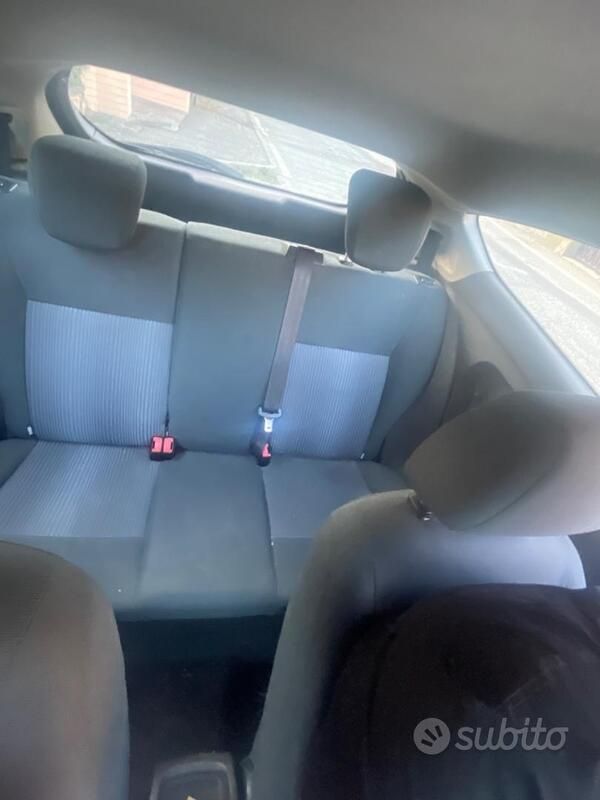 Usata Ford Fiesta 100 CV (73 kW) 2015 Blu Utilitaria