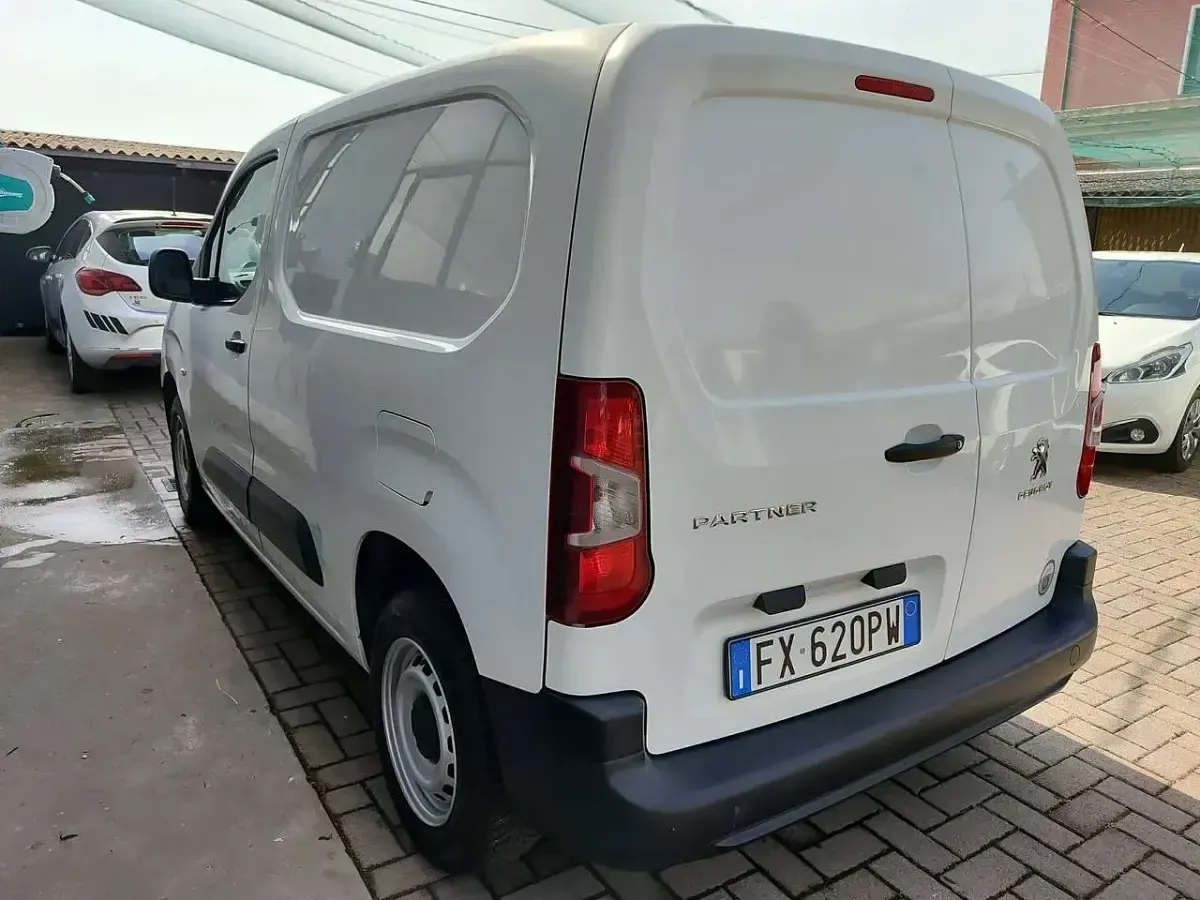 Usata Peugeot Partner 99 CV (72 kW) 2019 Bianco Monovolume