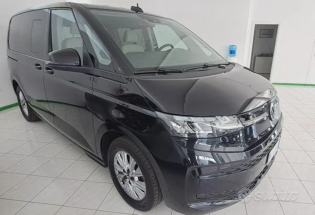 Usata VW Multivan 150 CV (110 kW) 2025 Nero Monovolume