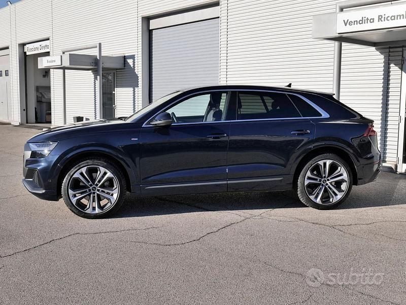 Usata Audi Q8 Ambiente 286 CV (210 kW) 2023 Blu SUV
