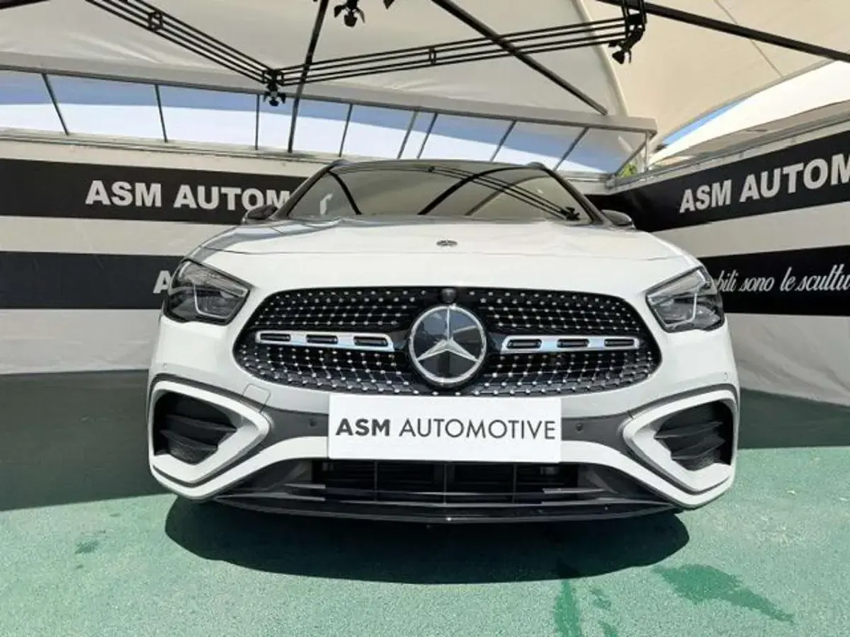 Usata Mercedes GLA200 AMG Line Premium Plus 150 CV (110 kW) 2025 Grigio alpi SUV