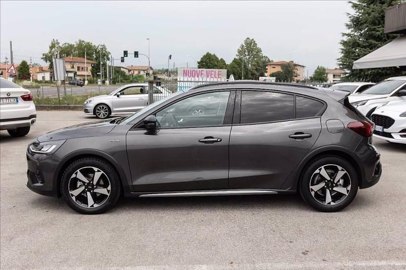 Usata Ford Focus Active 125 CV (91 kW) 2022 Grigio metallizzato SUV