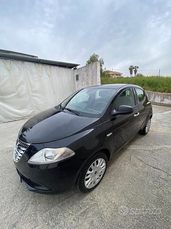 Usata Lancia Ypsilon S 95 CV (69 kW) 2013 Nero Utilitaria
