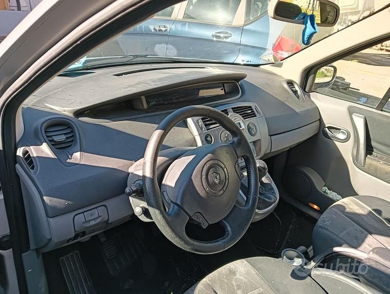 Usata Renault Mégane II 98 CV (72 kW) 2006 Berlina