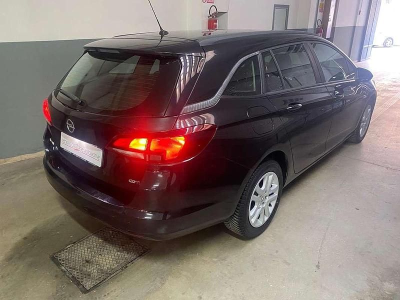 Usata Opel Astra Innovation 110 CV (80 kW) 2016 Nero Station wagon