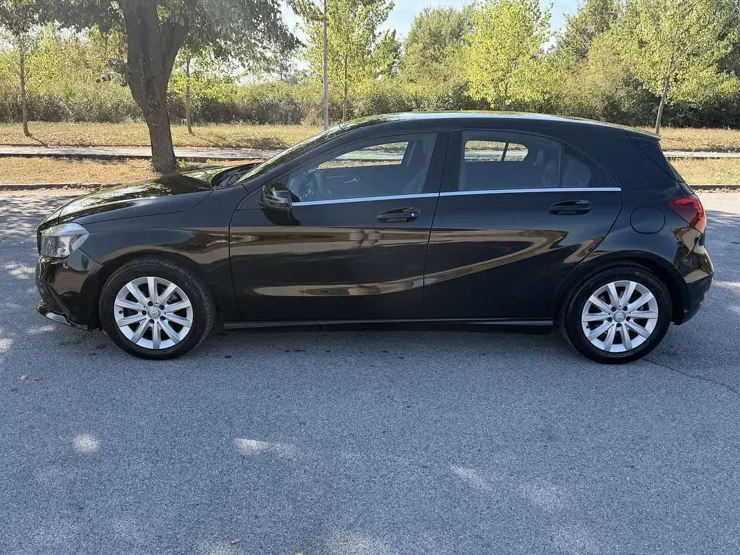 Usata Mercedes A180 Premium 109 CV (80 kW) 2015 Utilitaria