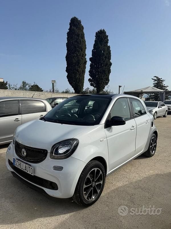 Usata Smart ForFour Passion 70 CV (51 kW) 2017 Bianco Utilitaria