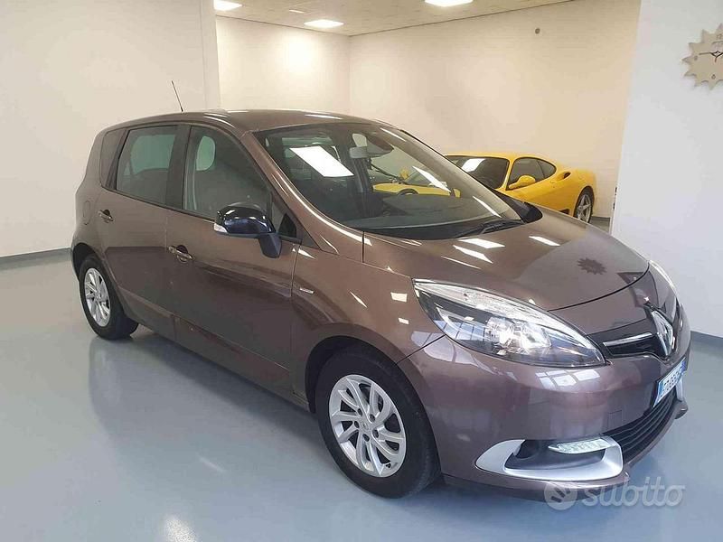 Usata Renault Scénic III LIMITED 110 CV (80 kW) 2015 Marrone Monovolume