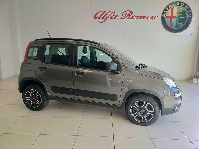 Usata Fiat Panda City Life 84 CV (61 kW) 2021 Grigio scuro Utilitaria