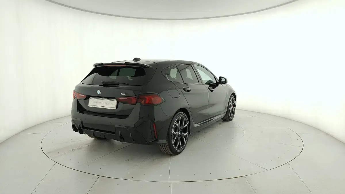 Usado BMW 118 M Sport 150 CV (110 kW) 2025 Negro Utilitario
