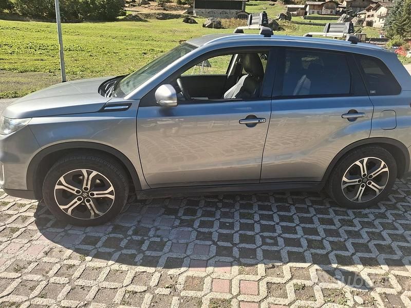 Usata Suzuki Vitara 120 CV (88 kW) 2018 Grigio Utilitaria