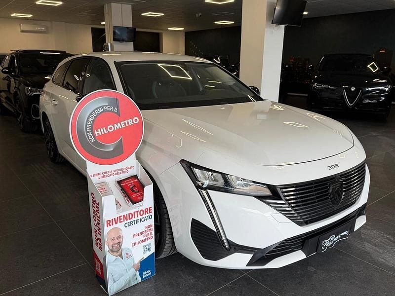 Begagnad Peugeot 308 Allure 131 HK (96 kW) 2022 Vit Kombi