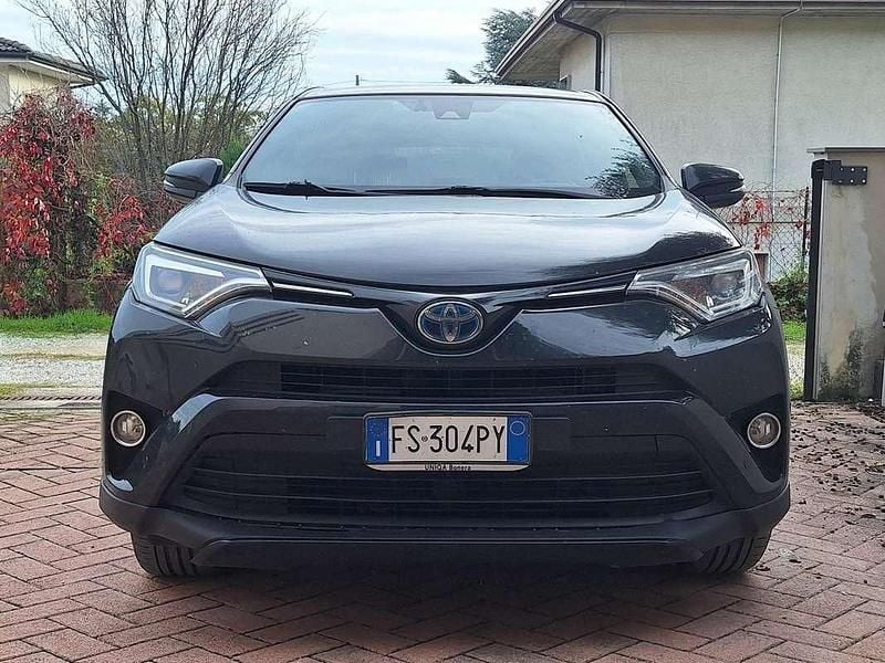 Usata Toyota RAV4 Hybrid 155 CV (114 kW) 2018 Nero SUV