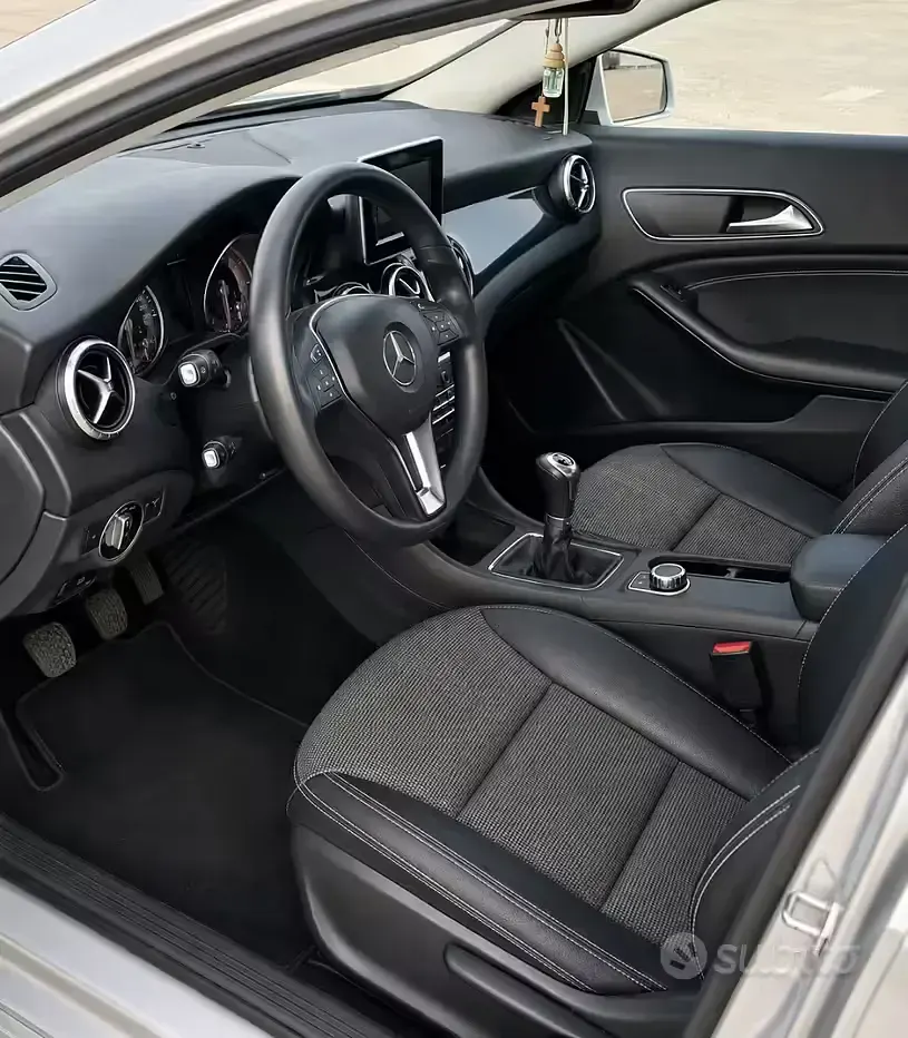 Usata Mercedes CLA200 136 CV (100 kW) 2014 Grigio Coupé