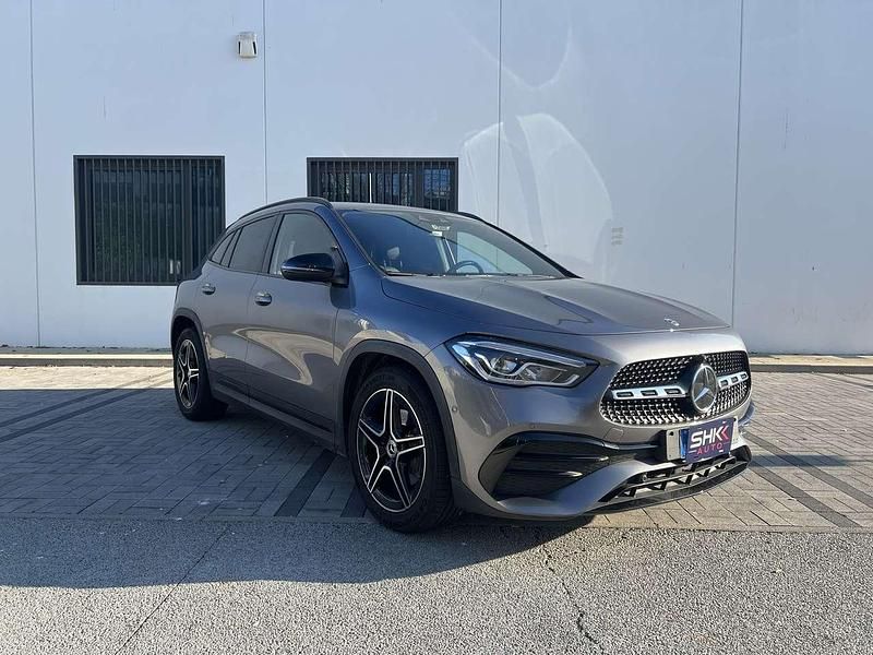 Usata Mercedes GLA200 Premium 150 CV (110 kW) 2021 Grigio SUV