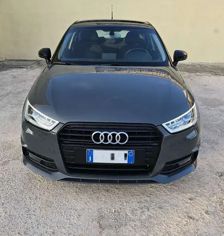Usata Audi A1 Ambiente 116 CV (85 kW) 2018 Grigio Berlina