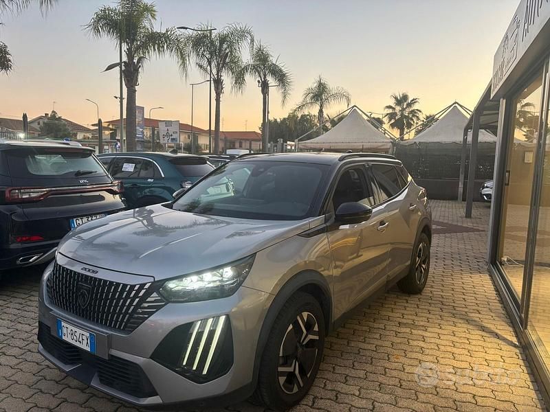 Usata Peugeot 2008 GT 130 CV (95 kW) 2024 Grigio SUV