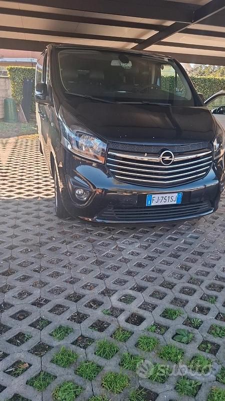 Nero Usata 2017 Opel Vivaro Monovolume | 11.000 € (Super prezzo) - Immagine 1/4