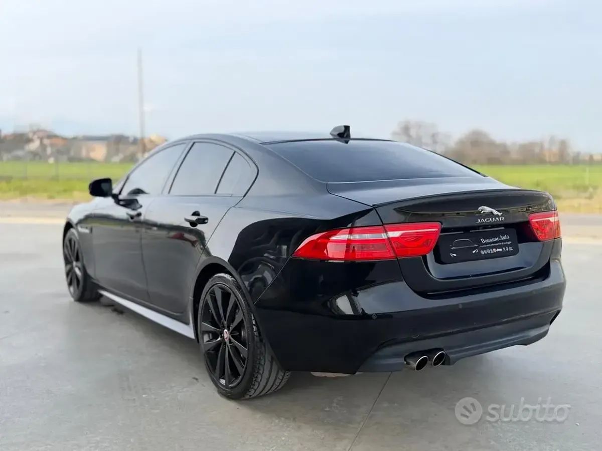 Usata Jaguar XE R-Sport 180 CV (132 kW) 2017 Other Berlina