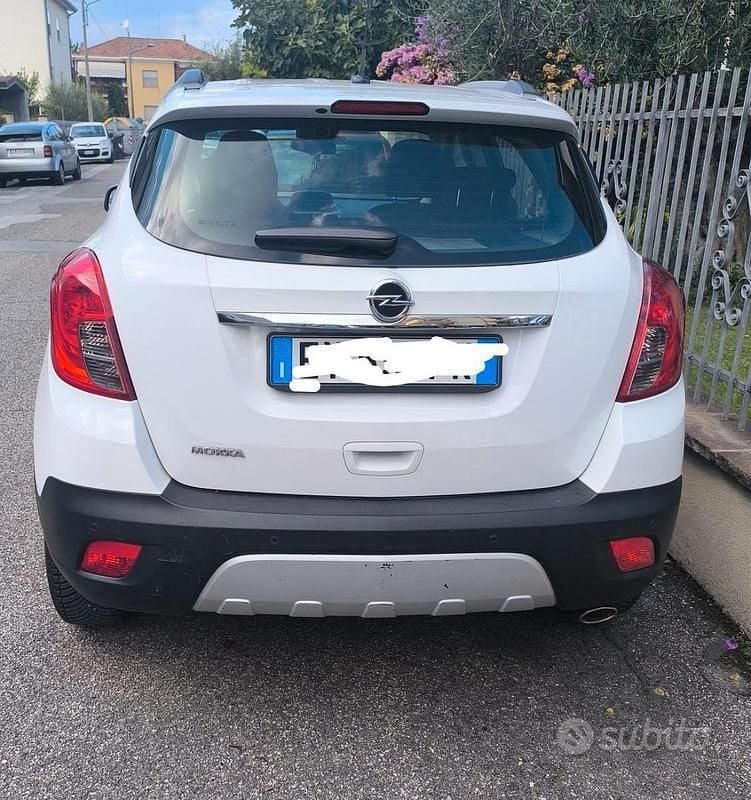 Bianco Usata 2015 Opel Mokka SUV | 5950 € (Ottimo prezzo) - Immagine 1/4