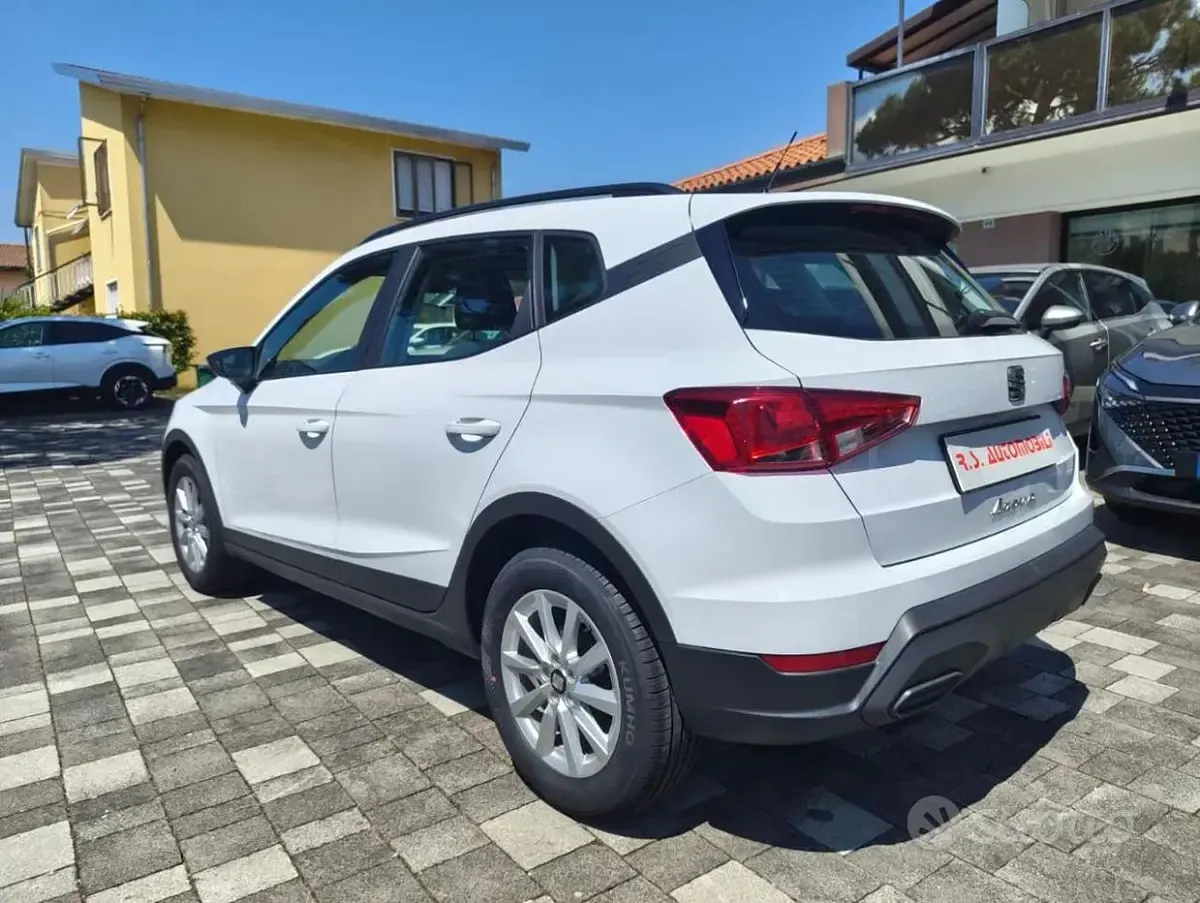 Usata Seat Arona Style 95 CV (69 kW) 2024 Bianco SUV