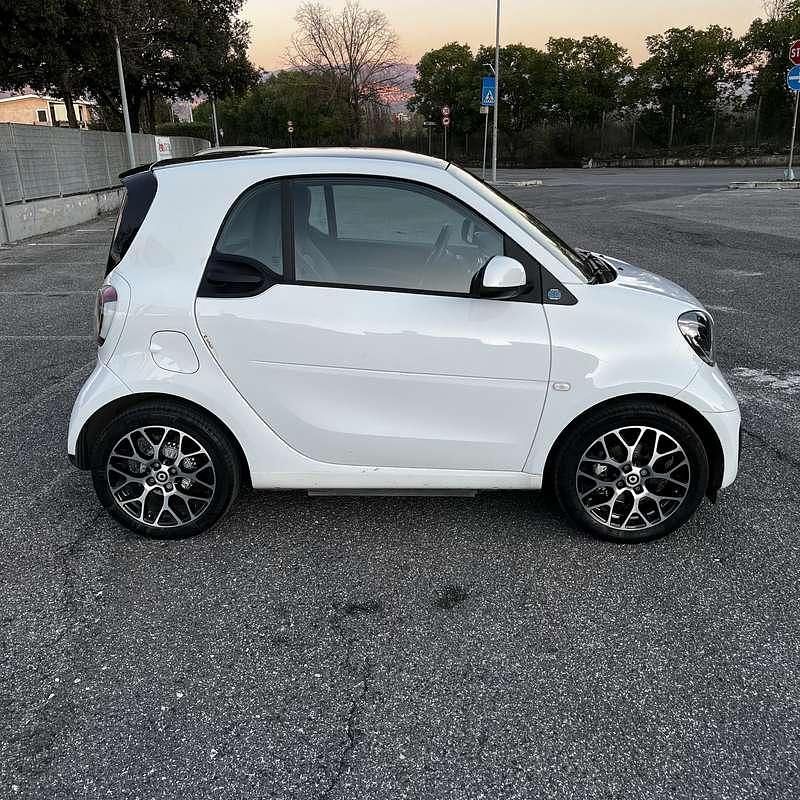 Usata Smart ForTwo Coupé Prime 41 kW (56 CV) 2022 Utilitaria