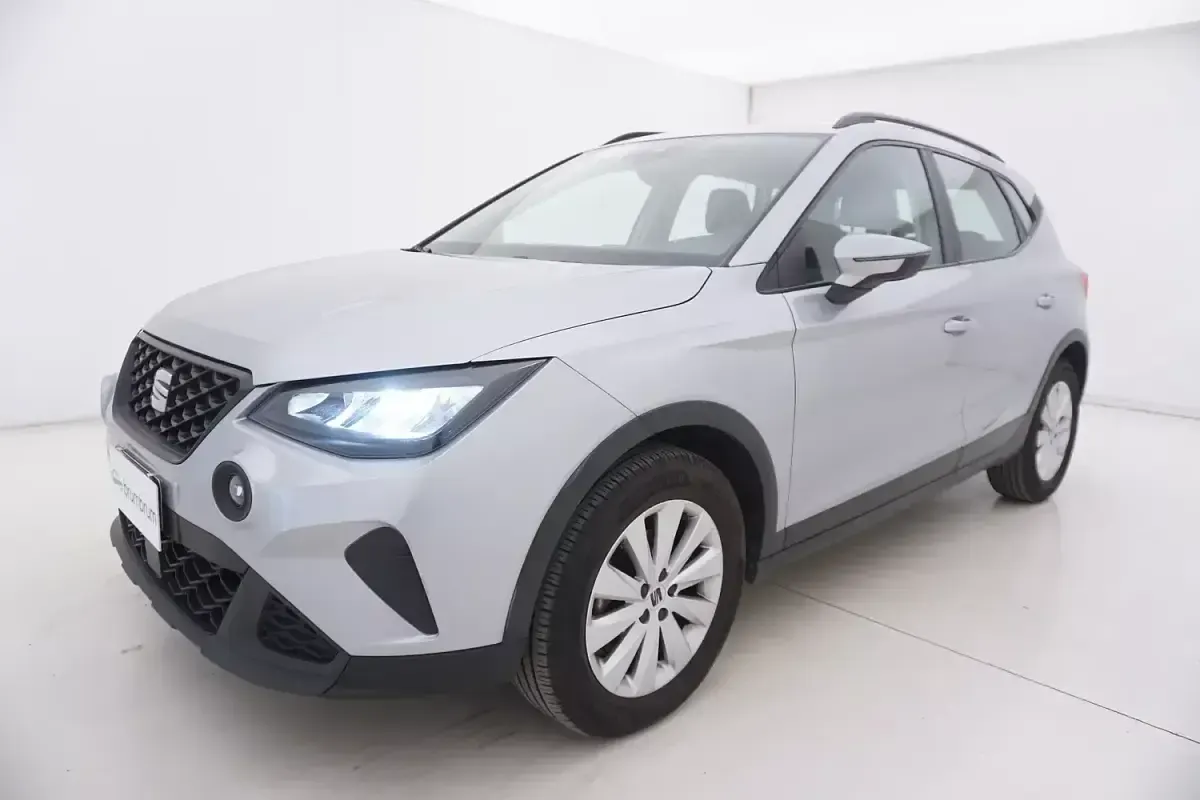 Usata Seat Arona Style 95 CV (69 kW) 2023 Argentoargento SUV