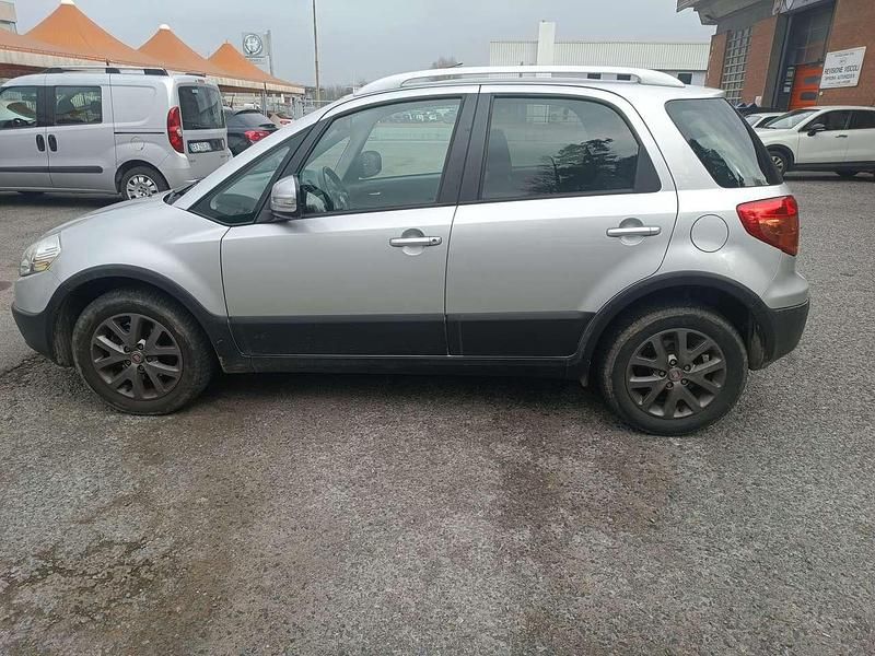 Usata Fiat Sedici Emotion 135 CV (99 kW) 2013 Argento SUV