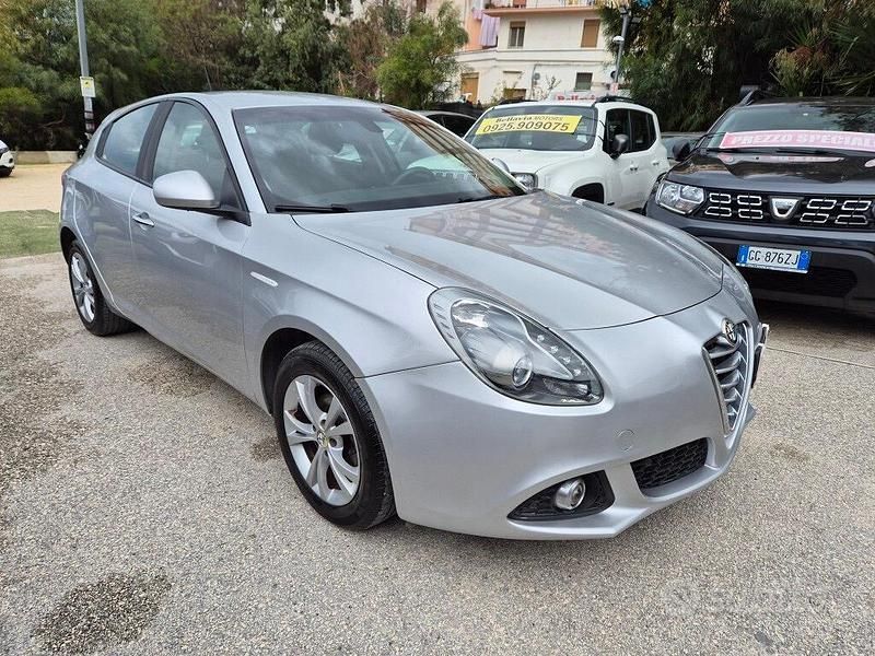Usata Alfa Romeo Giulietta Business 105 CV (77 kW) 2015 Grigio Berlina