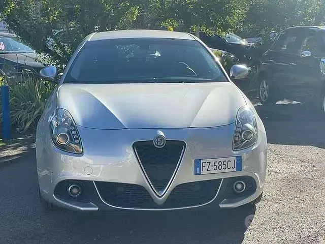 Usata Alfa Romeo Giulietta Super 120 CV (88 kW) 2020 Grigio Utilitaria