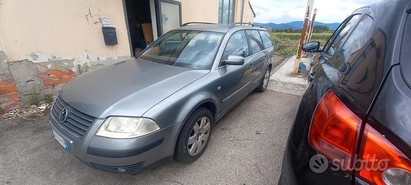 Usata VW Passat 110 CV (80 kW) 2004 Grigio Station wagon