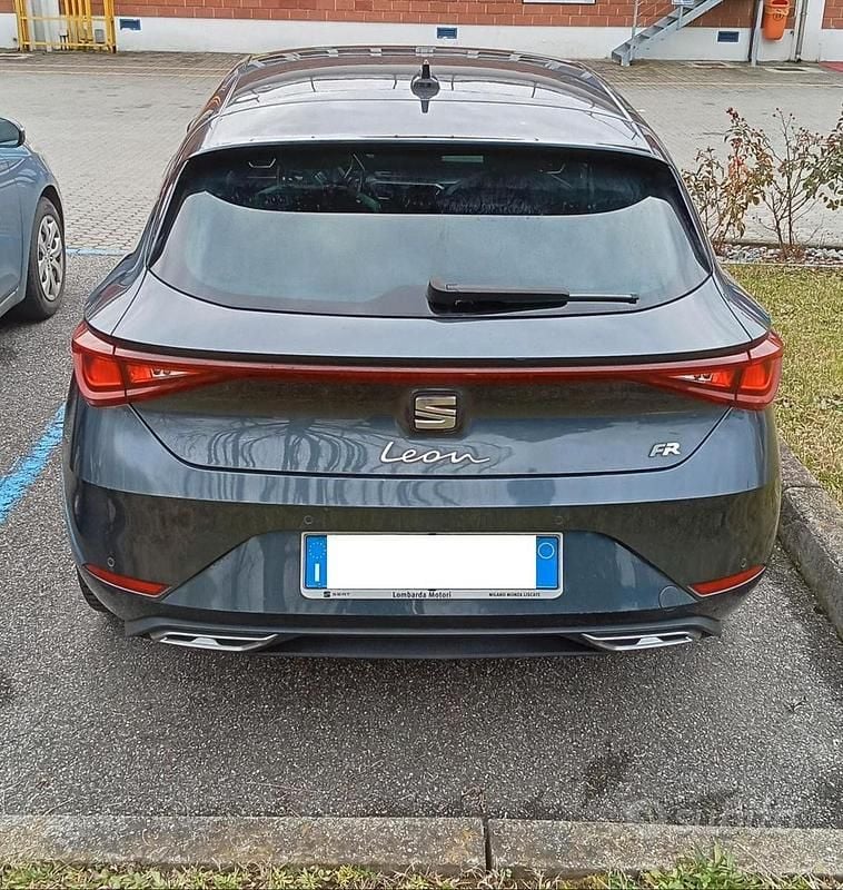 Usata Seat Leon FR 131 CV (96 kW) 2021 Grigio Berlina